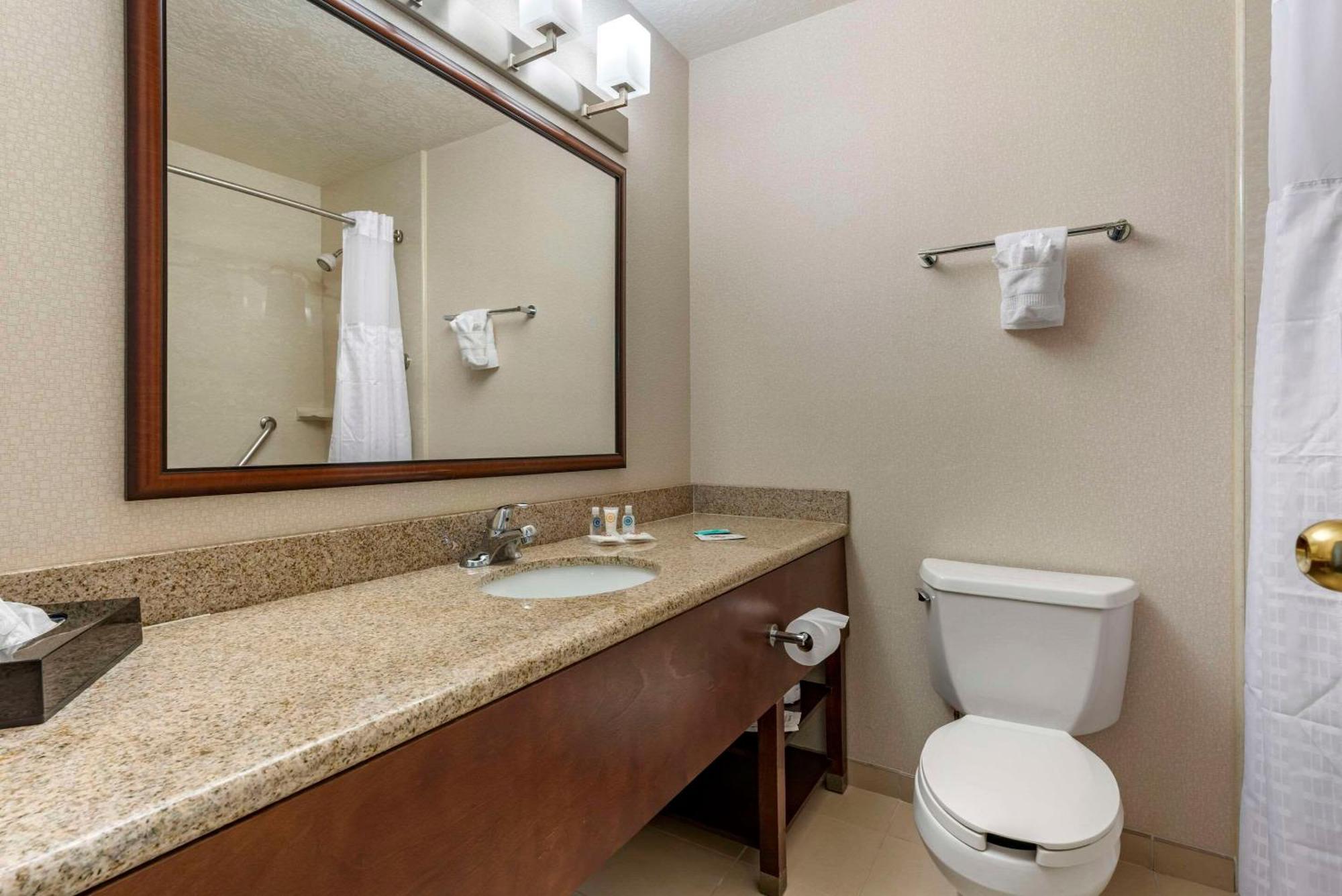 Comfort Inn & Suites Near Fallon Naval Air Station Ngoại thất bức ảnh