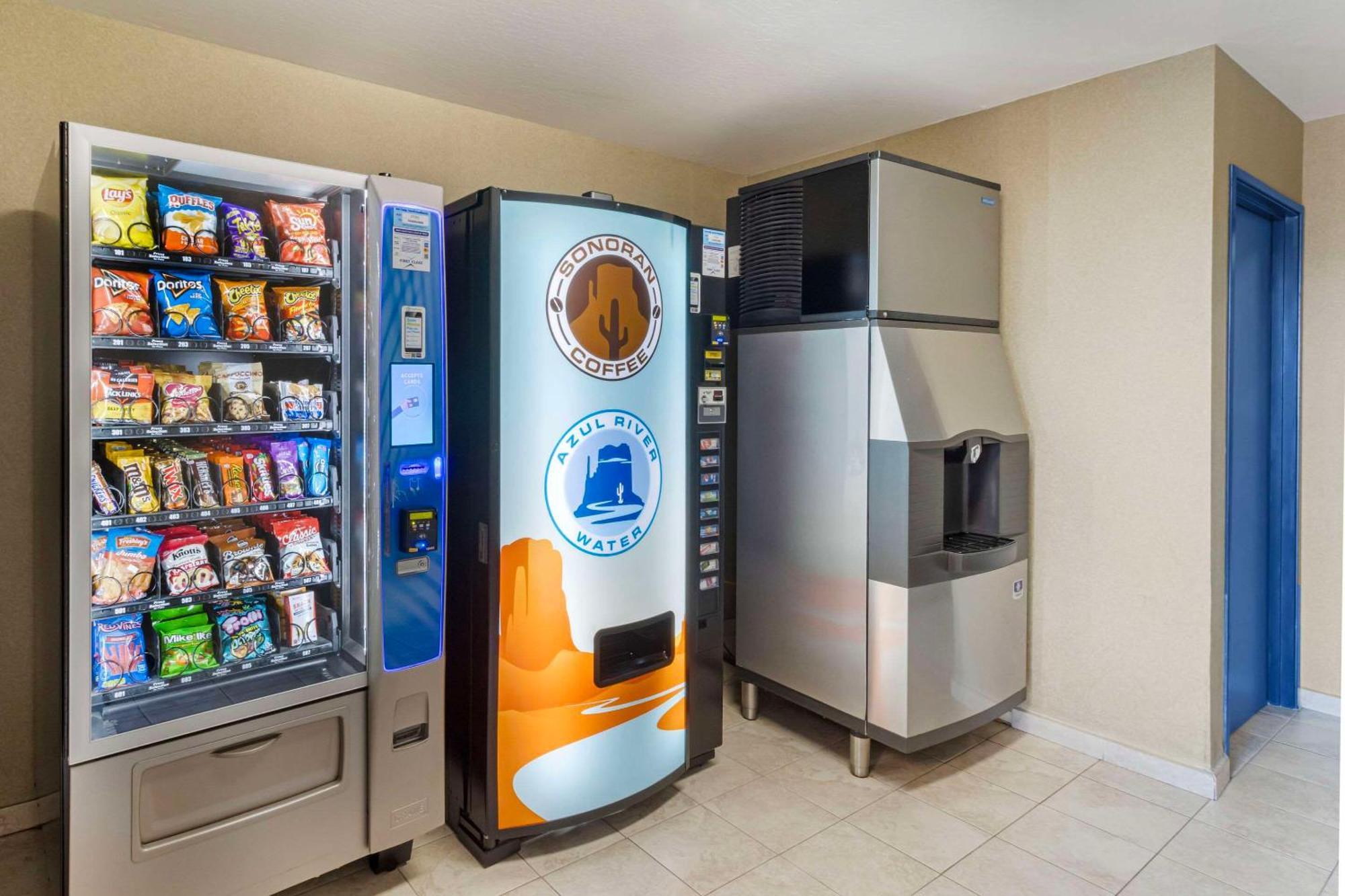 Comfort Inn & Suites Near Fallon Naval Air Station Ngoại thất bức ảnh